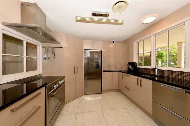 Photo of property in 5 Golden Elm Lane, Upper Riccarton, Christchurch, 8041