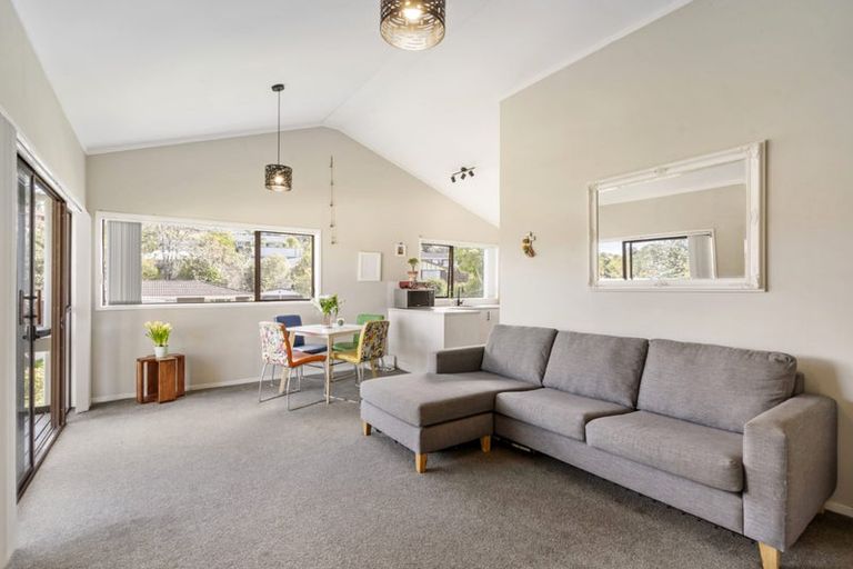 Photo of property in 1/7 Newstead Avenue, Browns Bay, Auckland, 0632