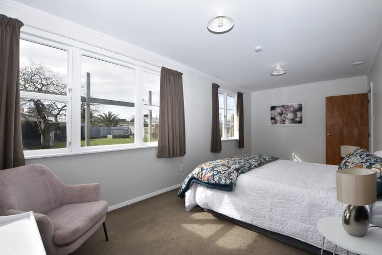 Photo of property in 2 Philip Street, Carterton, 5713