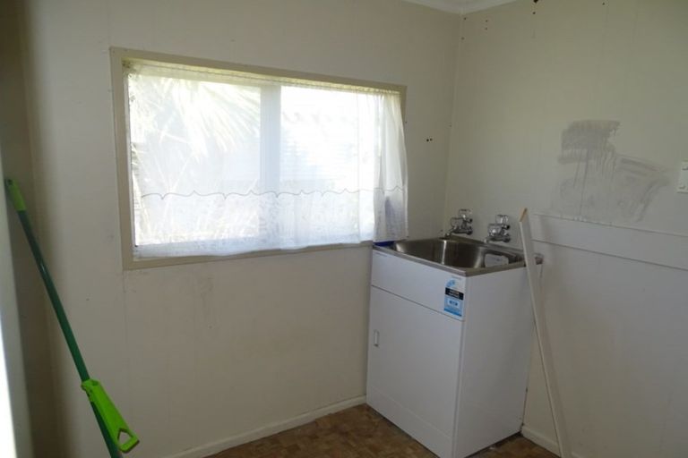 Photo of property in 53 Main Road, Clinton, 9534