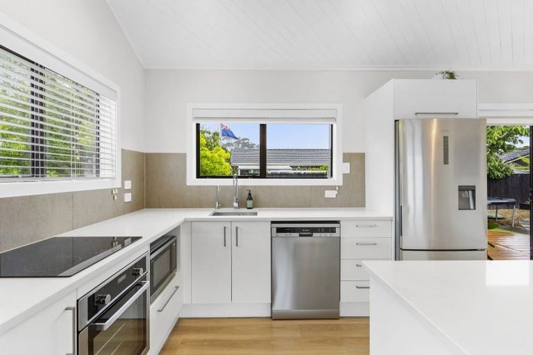 Photo of property in 7 Rheingold Place, Huapai, Kumeu, 0810