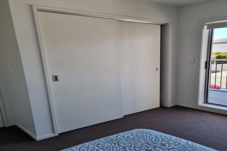 Photo of property in 9c/60 Masons Road, Oteha, Auckland, 0632