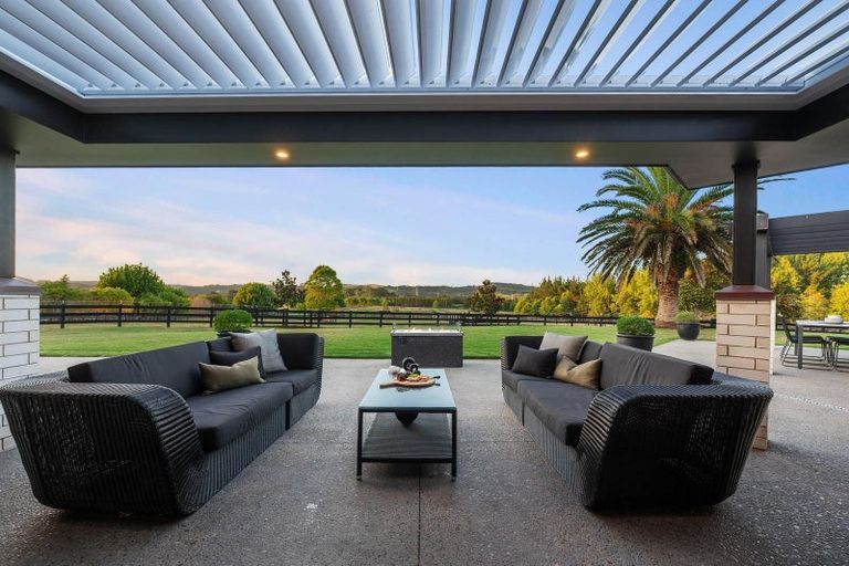 Photo of property in 903 Old North Road, Waimauku, 0882