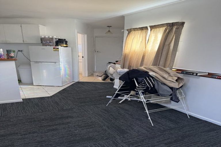 Photo of property in 17 Edgeworth Road, Glenfield, Auckland, 0629