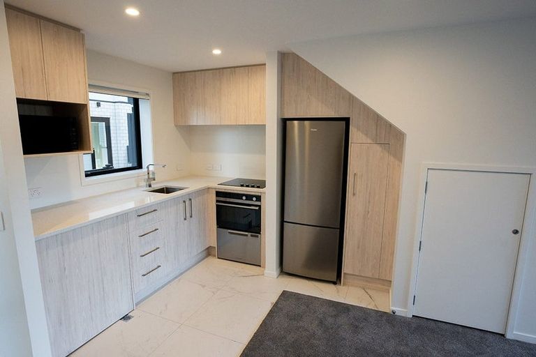 Photo of property in 2/182 Cambridge Terrace, Fairfield, Lower Hutt, 5011