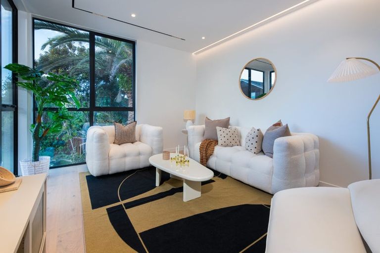 Photo of property in 12a Kowhai Road, Campbells Bay, Auckland, 0630