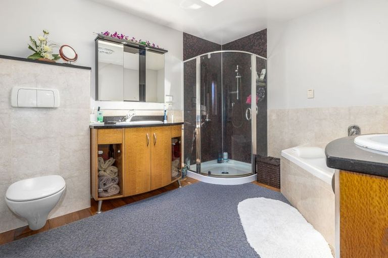 Photo of property in 24 Newry Road, Raumati Beach, Paraparaumu, 5032