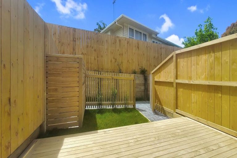 Photo of property in 5/22 Coniston Avenue, Te Atatu South, Auckland, 0610