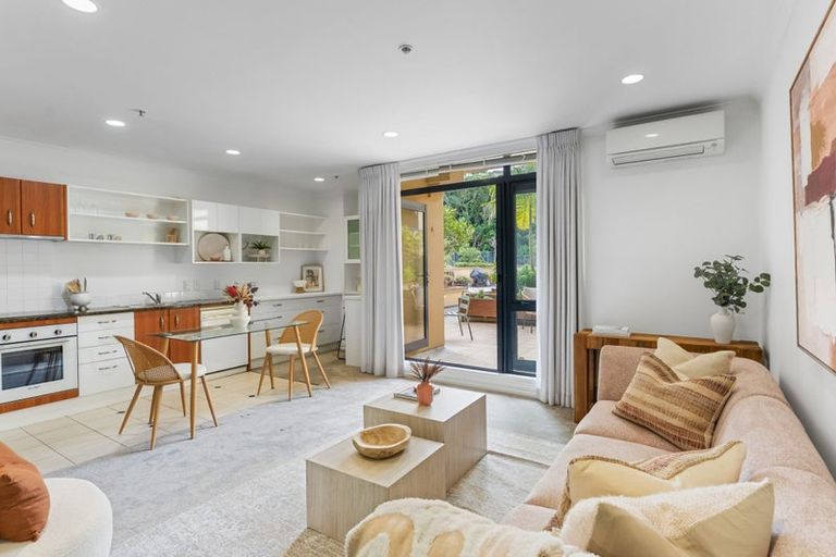 Photo of property in 2c/7-11 Bute Road, Browns Bay, Auckland, 0630