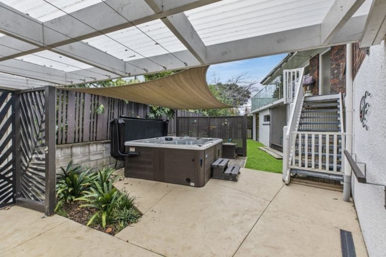 Photo of property in 1 Bushlands Place, Opaheke, Papakura, 2113