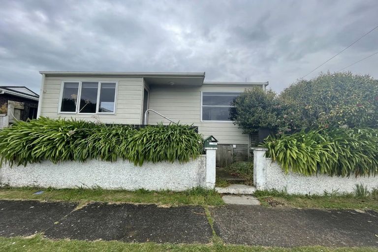 Photo of property in 9 Mahoe Street, Strandon, New Plymouth, 4312