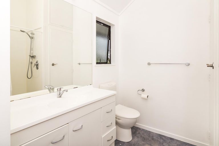 Photo of property in 2/44 Taupo View Road, Taupo, 3330