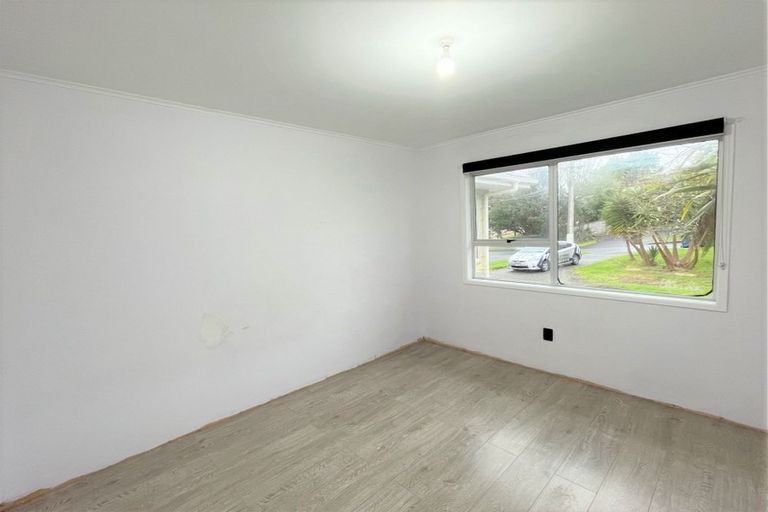 Photo of property in 38 Sylvan Crescent, Te Atatu South, Auckland, 0610