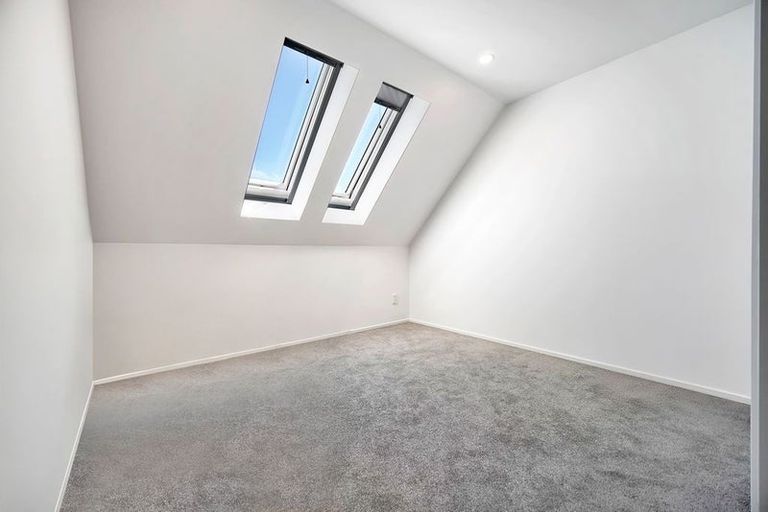 Photo of property in 15d Pipitea Place, Massey, Auckland, 0614