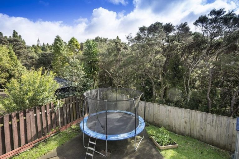 Photo of property in 7 Mosman Place, Chatswood, Auckland, 0626