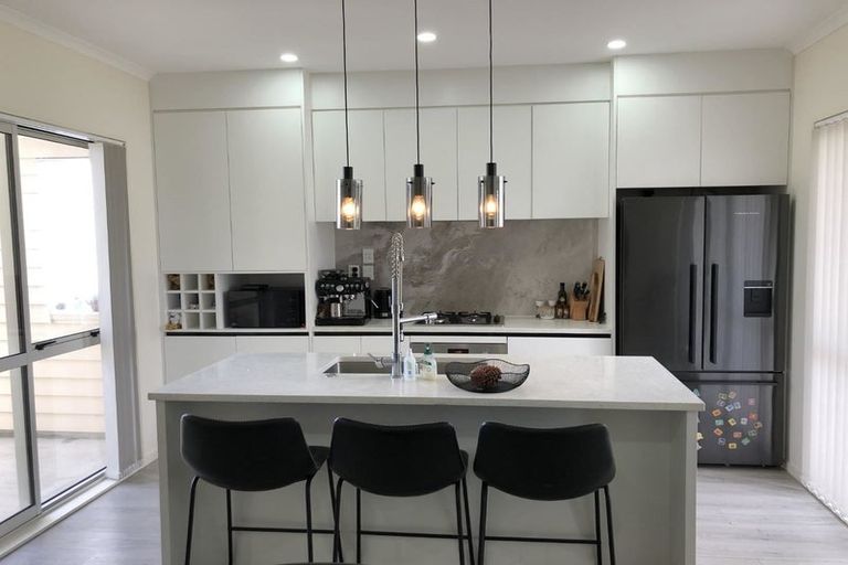 Photo of property in 17 Warbler Crescent, Papakura, 2110