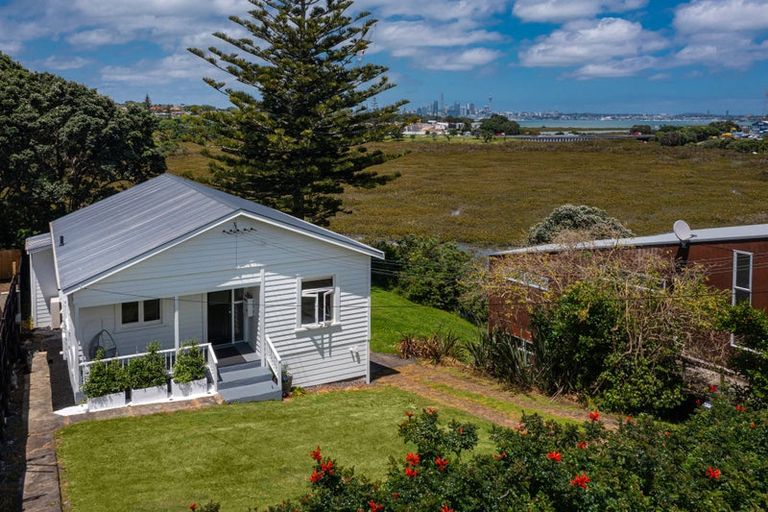 Photo of property in 46 Byron Avenue, Takapuna, Auckland, 0622