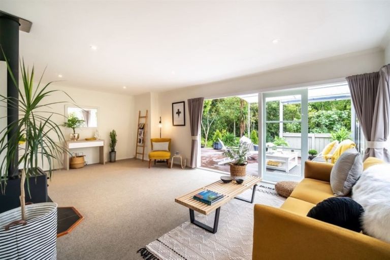 Photo of property in 1/72 Roseberry Avenue, Birkenhead, Auckland, 0626