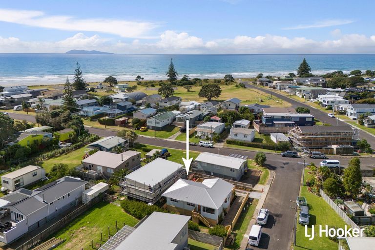 Photo of property in 8 Scarborough Road, Waihi Beach, 3611