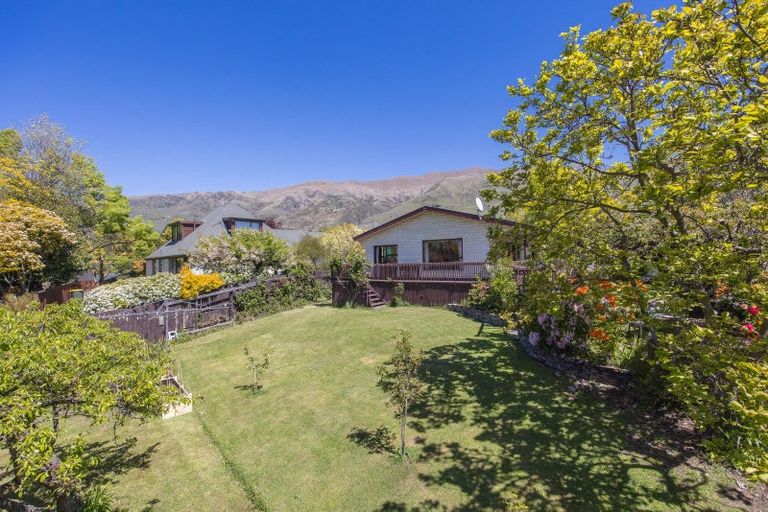 Photo of property in 34 Sargood Drive, Wanaka, 9305