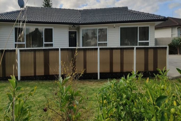 Photo of property in 5 Kivell Close, Mangere East, Auckland, 2024