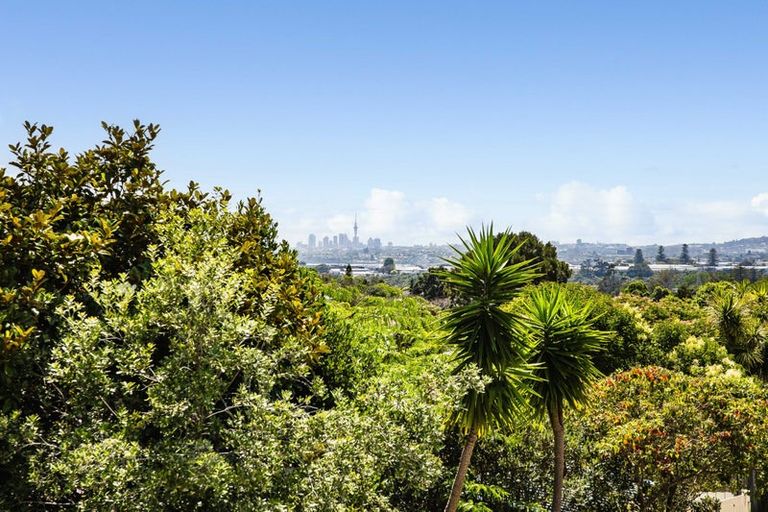 Photo of property in 25 Nui Mana Place, Te Atatu South, Auckland, 0610