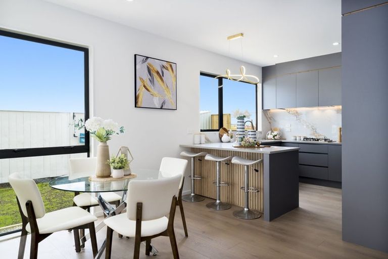 Photo of property in 20 Kaititiko Road, Rosehill, 2113