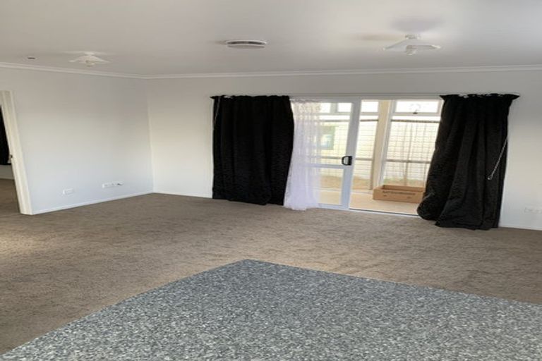 Photo of property in 8 Naumai Place, Spotswood, New Plymouth, 4310