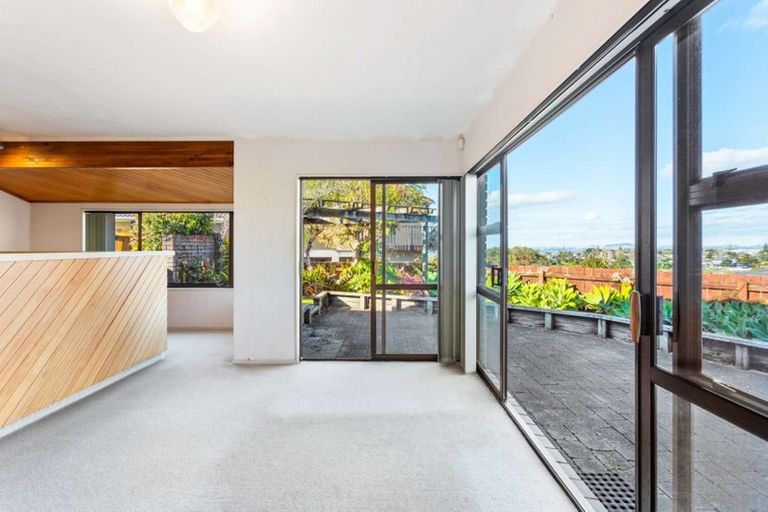 Photo of property in 1/149 West Harbour Drive, West Harbour, Auckland, 0618