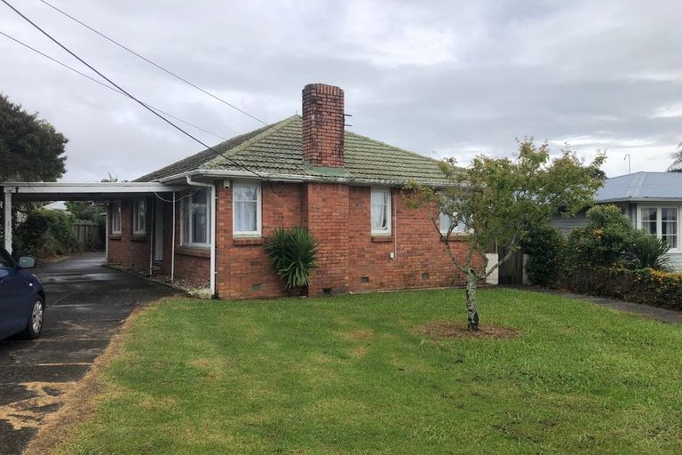 Photo of property in 40 Flanshaw Road, Te Atatu South, Auckland, 0610