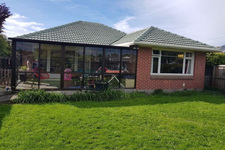 Photo of property in 26 Crofton Road, Harewood, Christchurch, 8051