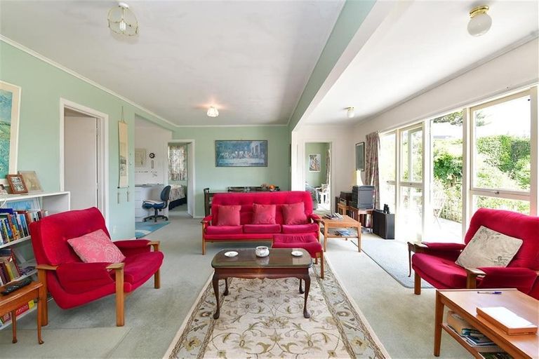 Photo of property in 48 Tindalls Bay Road, Tindalls Beach, Whangaparaoa, 0930