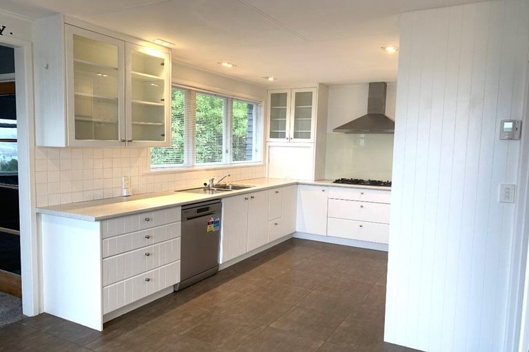 Photo of property in 19 Fairway Avenue, Red Beach, 0932