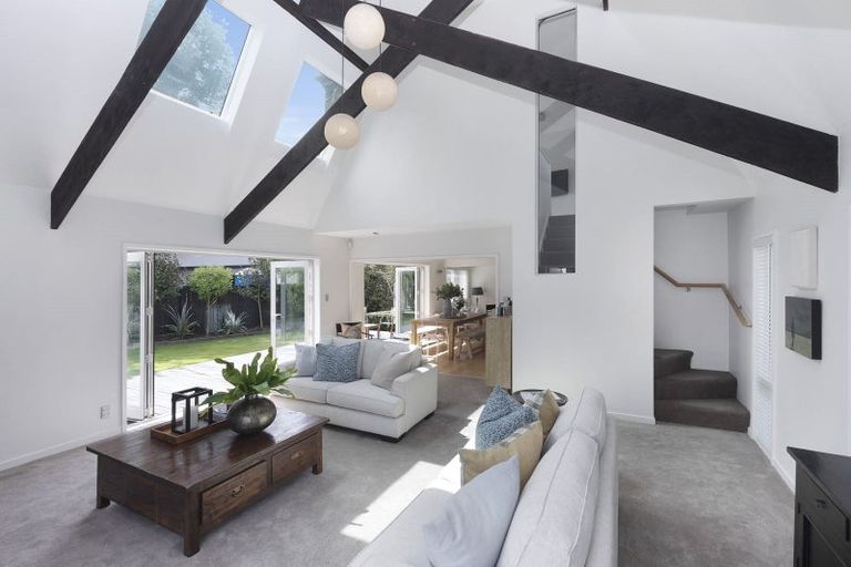 Photo of property in 1 Hanover Place, Ilam, Christchurch, 8041