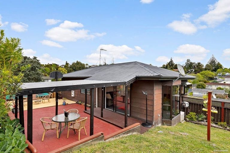 Photo of property in 2/40 Beaudine Avenue, Glenfield, Auckland, 0629