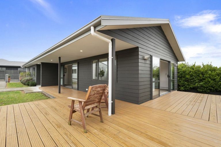 Photo of property in 11 Wescombe Grove, Feilding, 4702