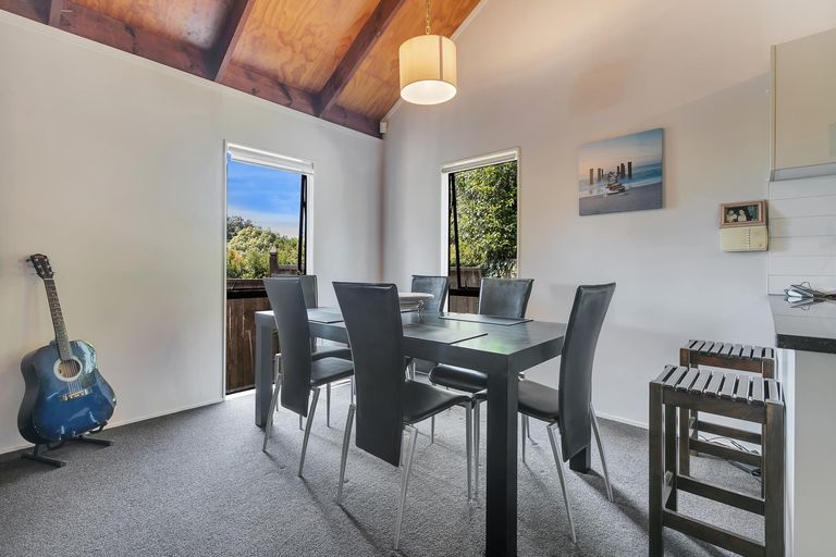 Photo of property in 24 Claverdon Drive, Massey, Auckland, 0614