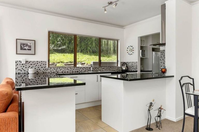 Photo of property in 2/54 Mayfair Crescent, Mairangi Bay, Auckland, 0630