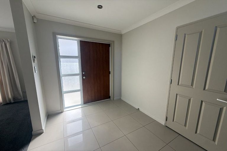 Photo of property in 111a Triangle Road, Massey, Auckland, 0614