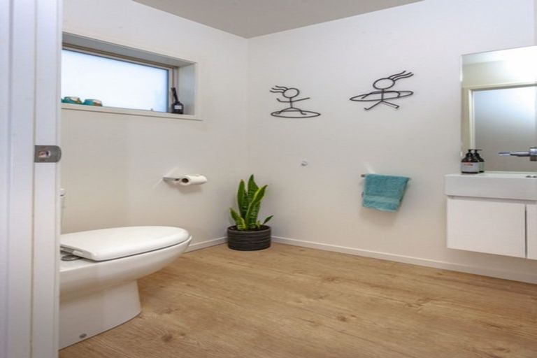 Photo of property in 218a Beverley Terrace, Whangamata, 3620