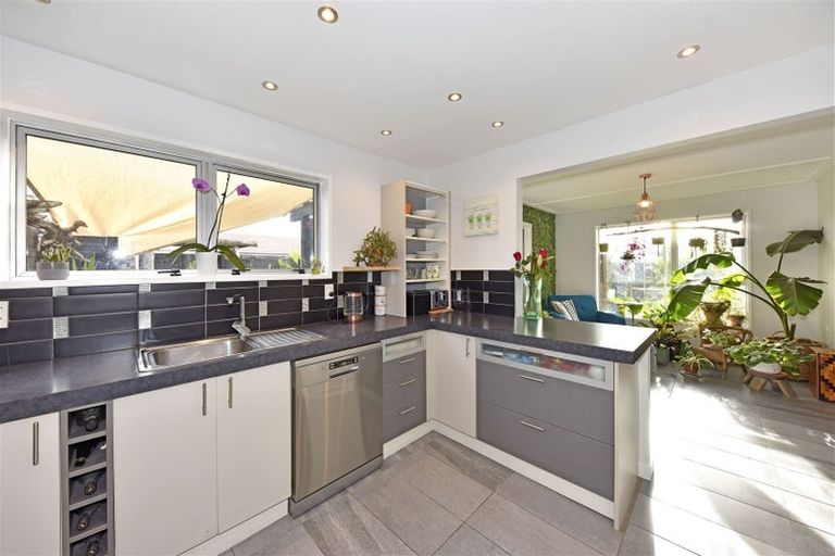 Photo of property in 2/16 Steadman Road, Broomfield, Christchurch, 8042