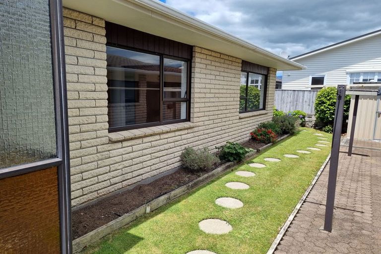 Photo of property in 23a Tukapa Street, Westown, New Plymouth, 4310