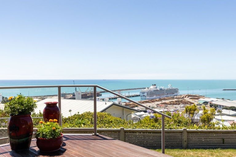 Photo of property in 19 Port View Crescent, Moturoa, New Plymouth, 4310