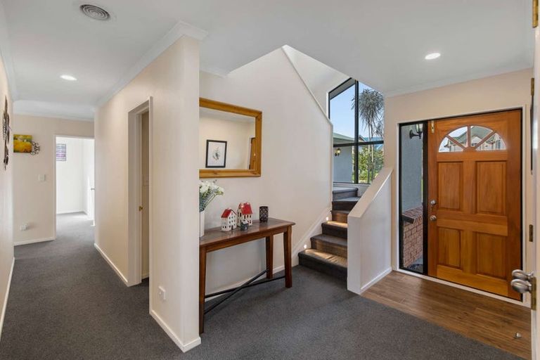 Photo of property in 27 Kilkenny Place, Fitzherbert, Palmerston North, 4410