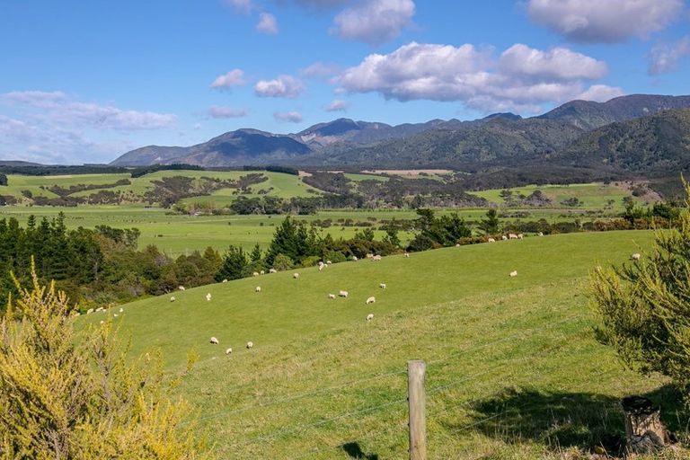 Photo of property in 2943a Western Lake Road, Western Lake, Featherston, 5773