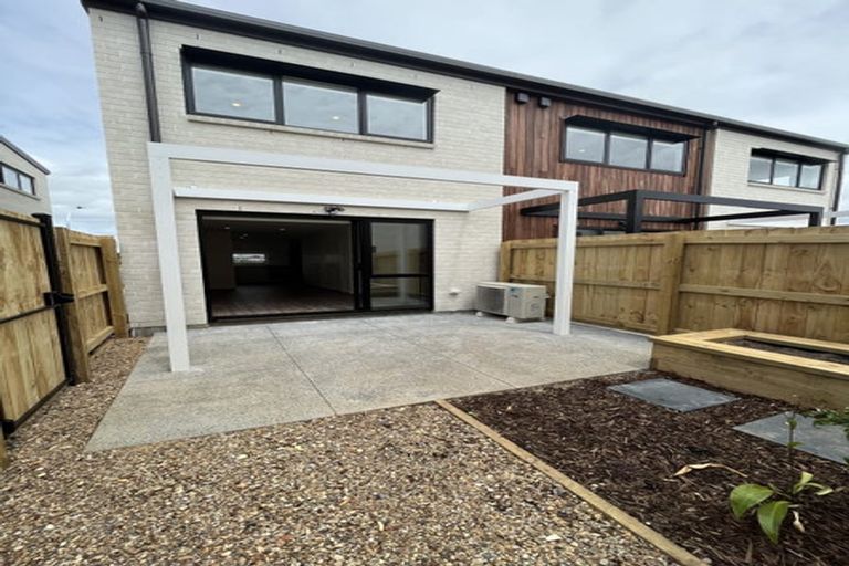 Photo of property in 11a Welby Place, Mangere, Auckland, 2022