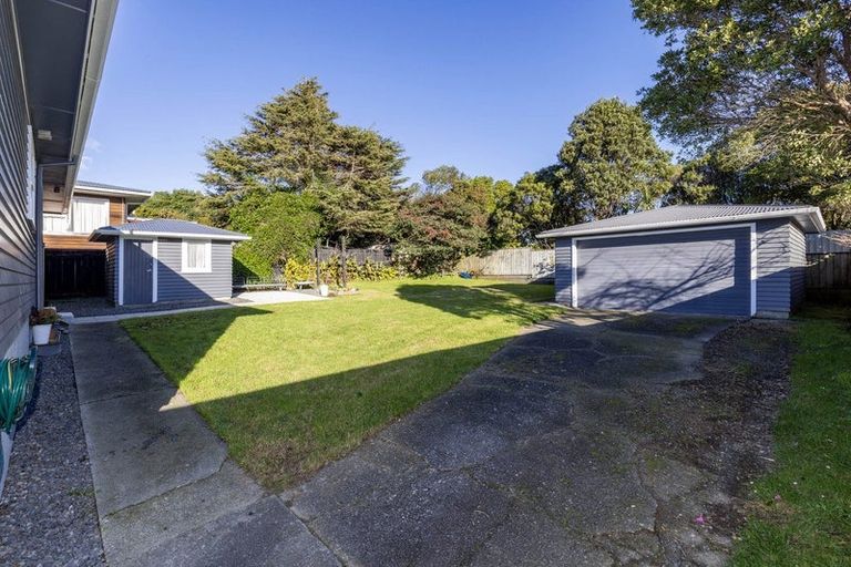 Photo of property in 34 Kaitawa Crescent, Paraparaumu, 5032