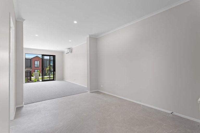 Photo of property in 5 Te Rito Road, Hobsonville, Auckland, 0616