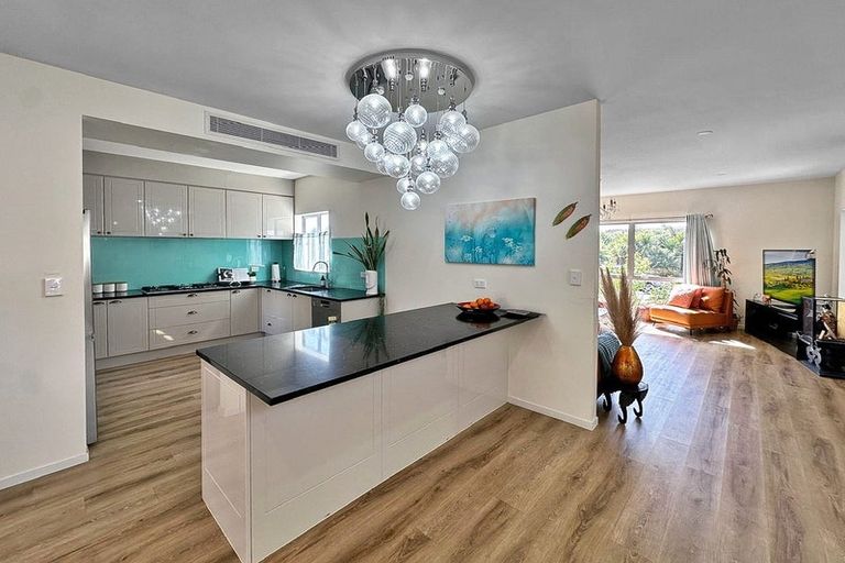 Photo of property in 52 Riverhead Point Drive, Riverhead, 0820