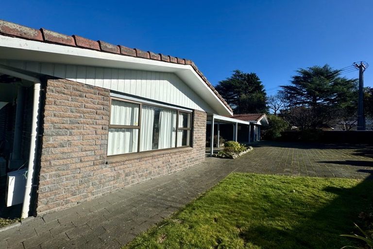 Photo of property in 18 Barton Road, Heretaunga, Upper Hutt, 5018